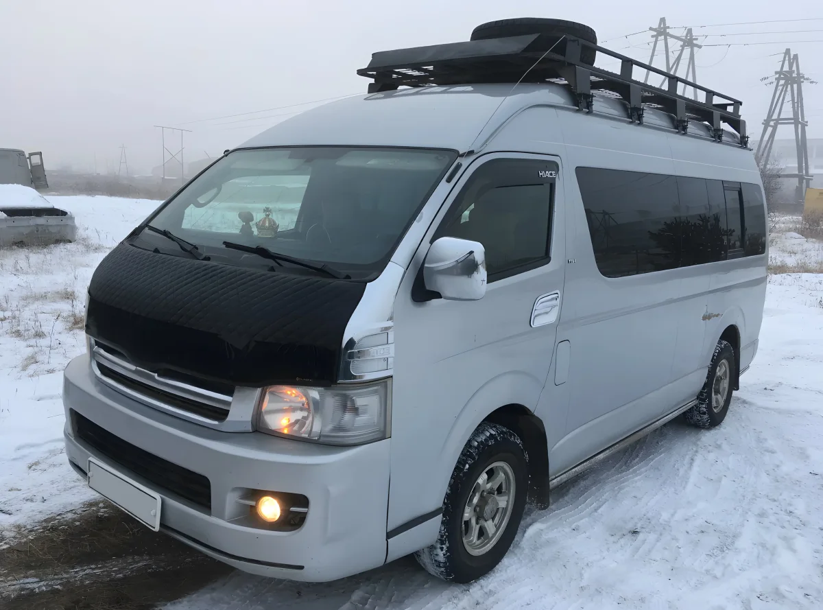 Микроавтобус на 12 человек Toyota HiAce